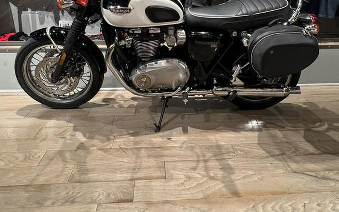 2017 Triumph Bonneville T120 Jet Black Pure White