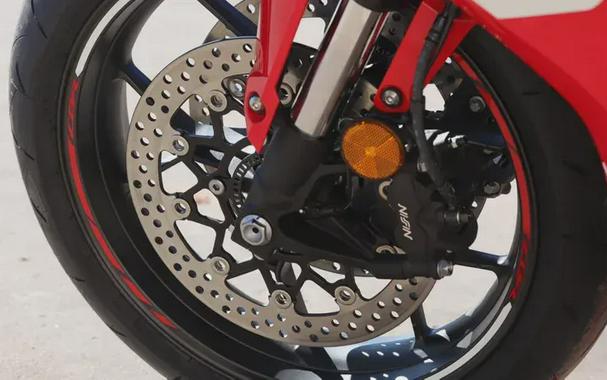 2026 HONDA CBR650R E-CLUTCH