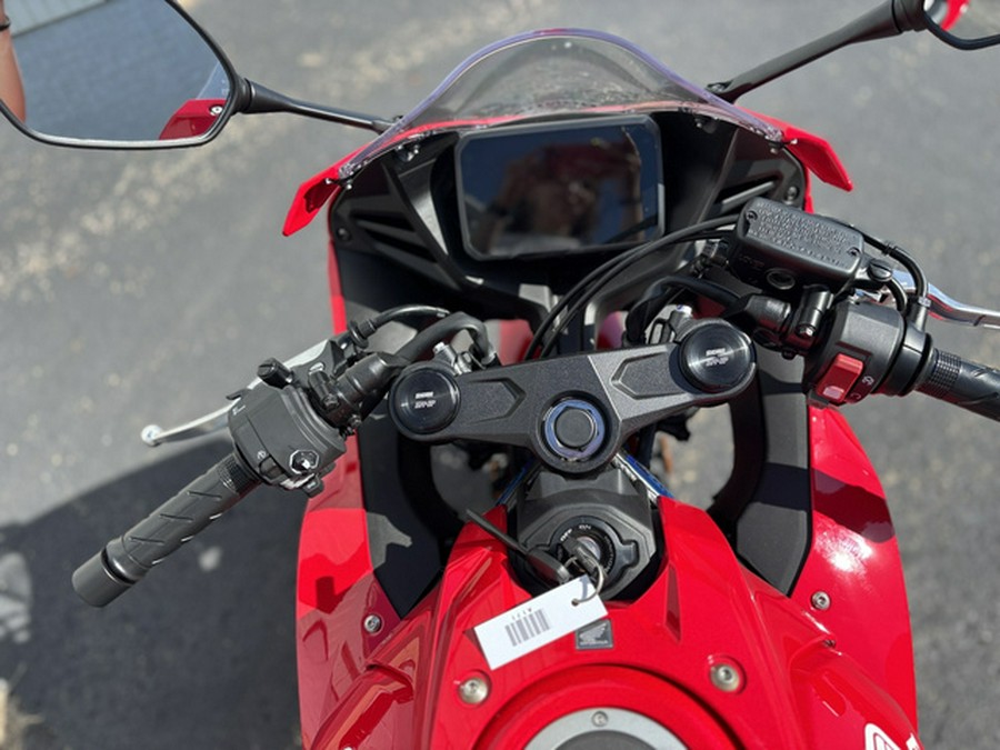 2026 Honda CBR650R E-Clutch