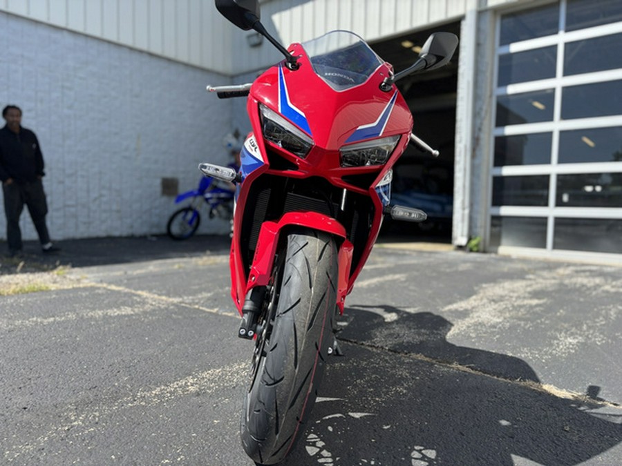 2026 Honda CBR650R E-Clutch