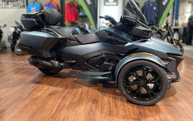 2025 Can-Am® Spyder RT Limited Dark Wheels