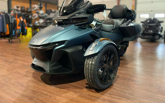 2025 Can-Am® Spyder RT Limited Dark Wheels