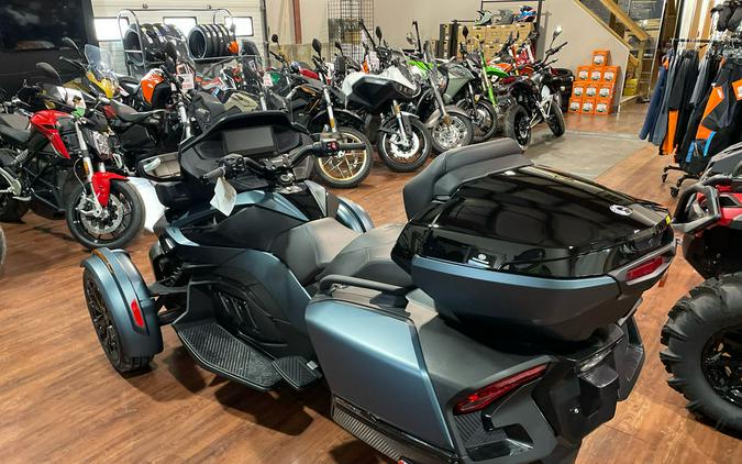 2025 Can-Am® Spyder RT Limited Dark Wheels