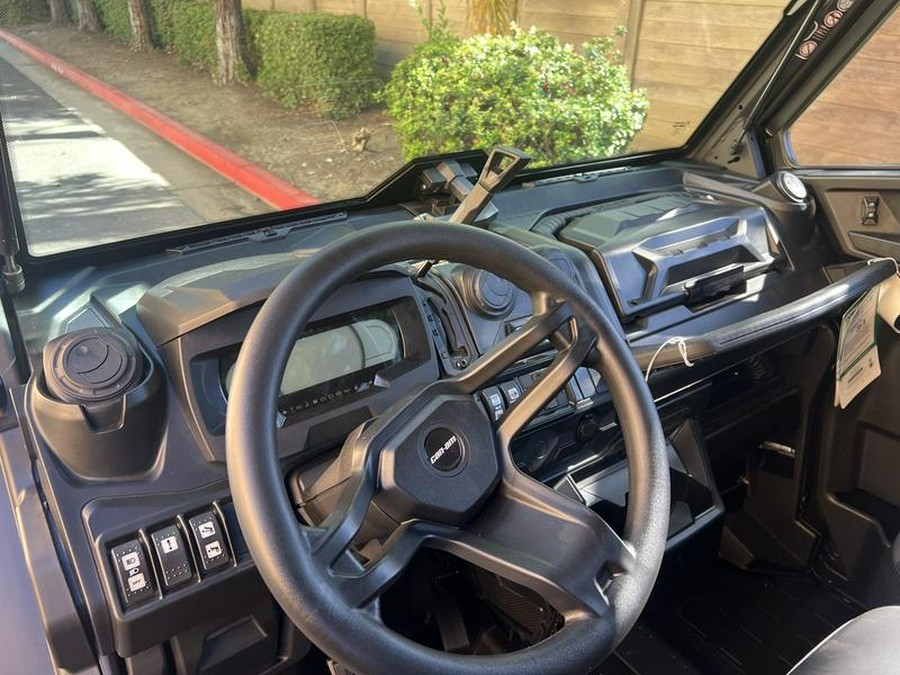 2026 Can-Am® Defender PRO Limited HD10