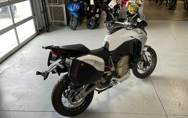 2023 Ducati Multistrada V4 S Travel & Radar [Spoke Wheels]