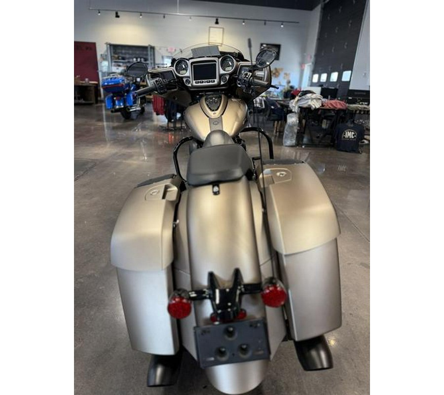 2024 Indian Motorcycle® Chieftain® Dark Horse® w/Powerband Audio Pkg Sandstone Smoke