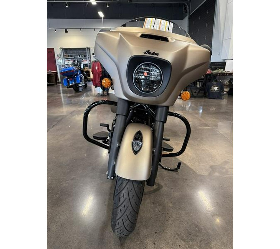 2024 Indian Motorcycle® Chieftain® Dark Horse® w/Powerband Audio Pkg Sandstone Smoke