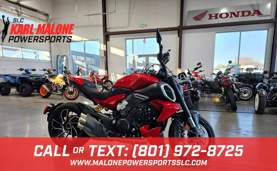 2023 Ducati Diavel V4 Ducati Red