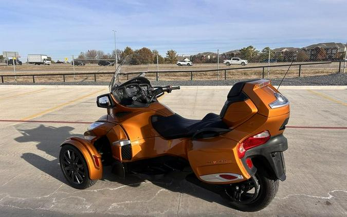 2014 Can-Am® Spyder® RT-S SE6