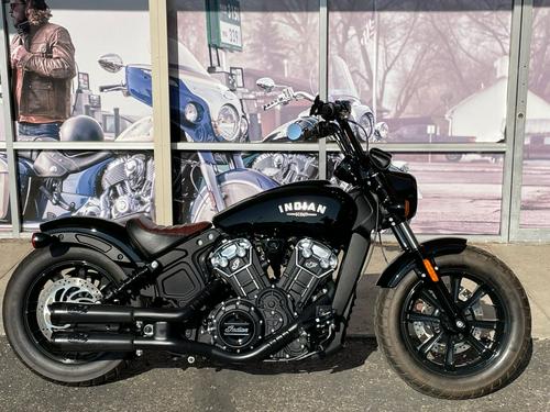 2019 Indian Scout Bobber vs. Triumph Bonneville Bobber Black: Comparison Review