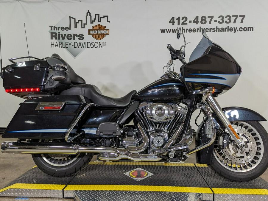 2013 Harley-Davidson® Road Glide® Ultra Midnight Pearl