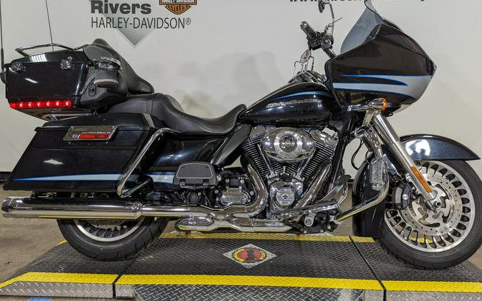 2013 Harley-Davidson® Road Glide® Ultra Midnight Pearl