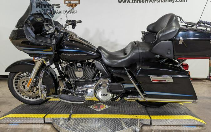 2013 Harley-Davidson® Road Glide® Ultra Midnight Pearl