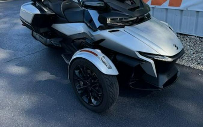 2022 Can-Am® Spyder RT Limited Dark Wheels