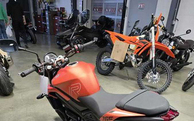 2025 Triumph Street Triple 765 R Pure White