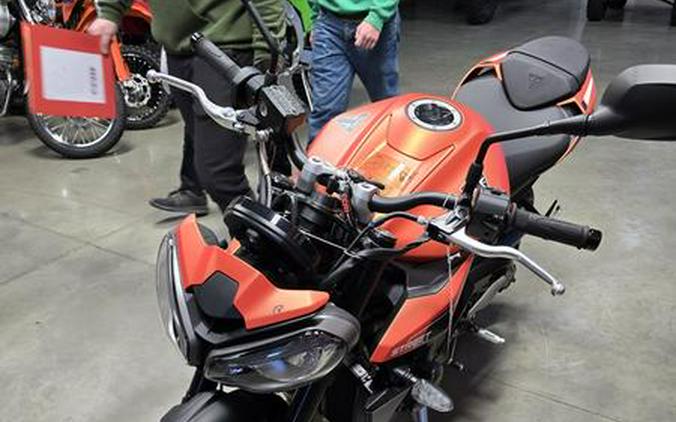 2025 Triumph Street Triple 765 R Pure White