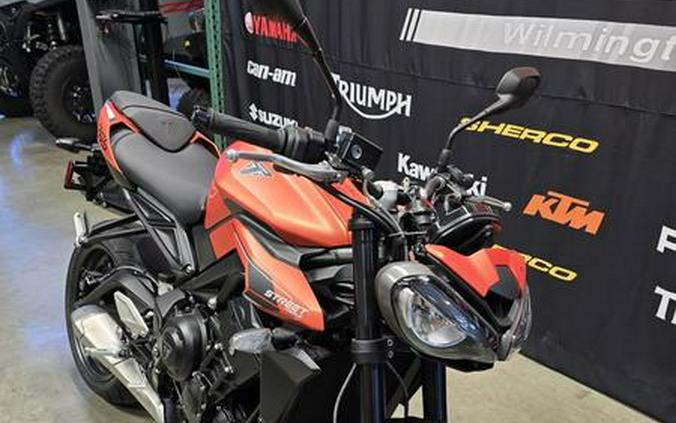 2025 Triumph Street Triple 765 R Pure White