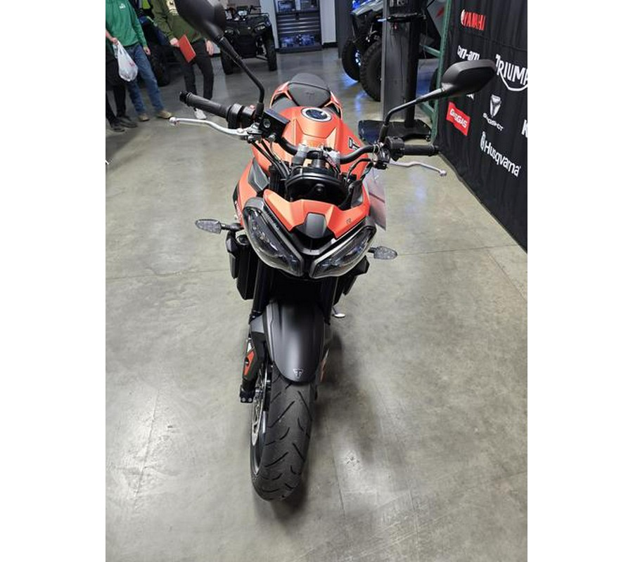 2025 Triumph Street Triple 765 R Pure White