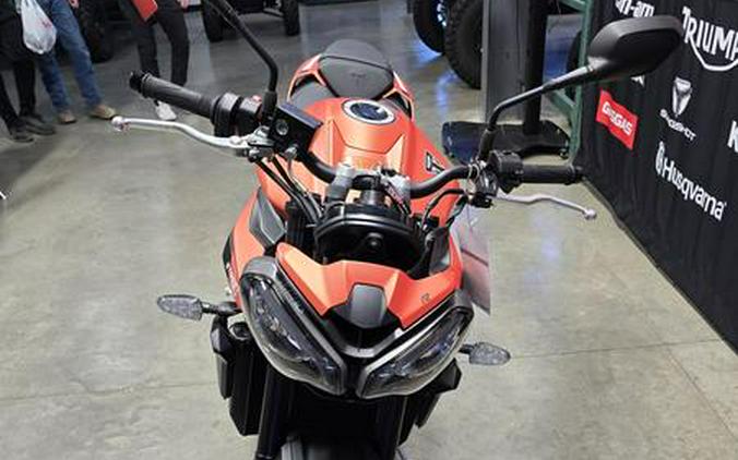 2025 Triumph Street Triple 765 R Pure White