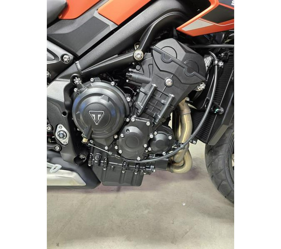 2025 Triumph Street Triple 765 R Pure White