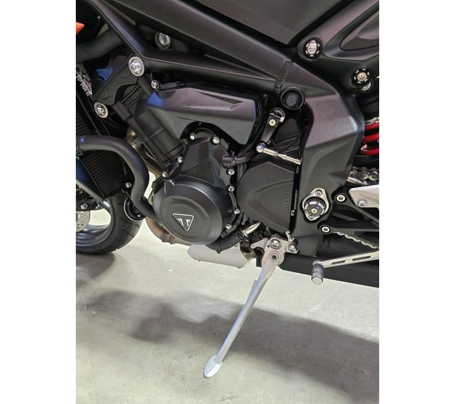 2025 Triumph Street Triple 765 R Pure White