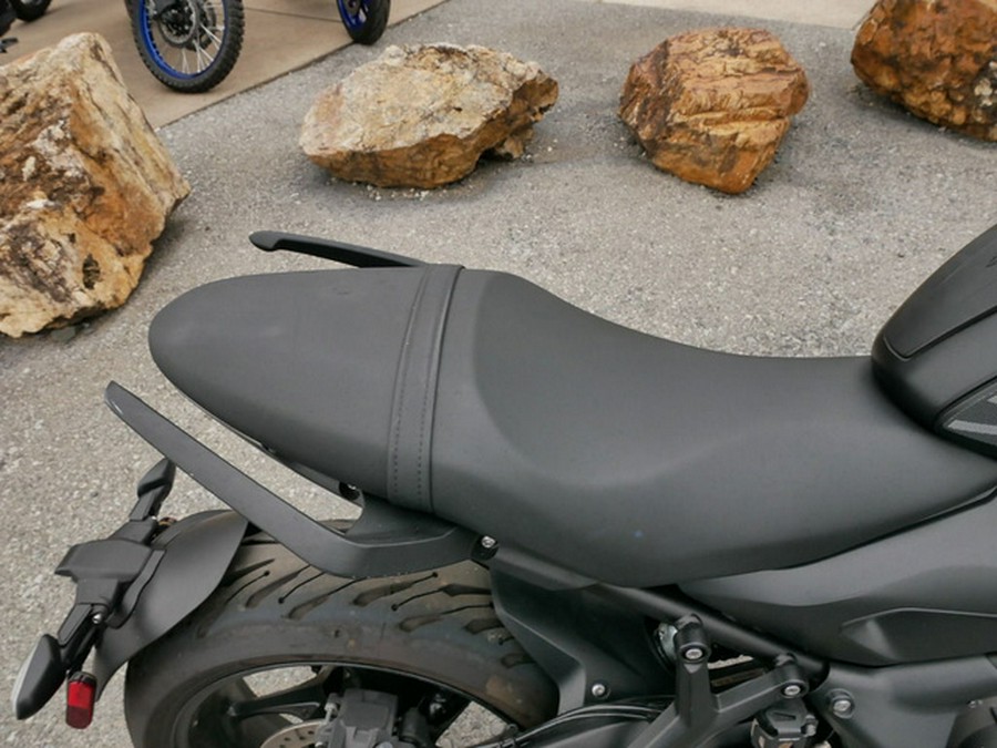 2024 Triumph Trident 660 Sapphire Black 660