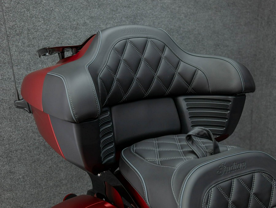 2025 INDIAN PURSUIT DARK HORSE 112 W/RIDER ASSIST & ABS