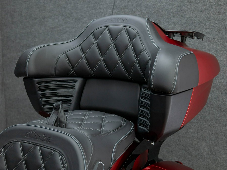 2025 INDIAN PURSUIT DARK HORSE 112 W/RIDER ASSIST & ABS