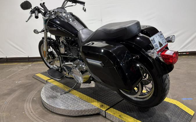 2014 Harley-Davidson® Super Glide® Custom Vivid Black