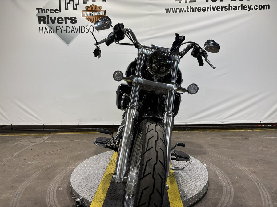 2014 Harley-Davidson Super Glide Custom Vivid Black