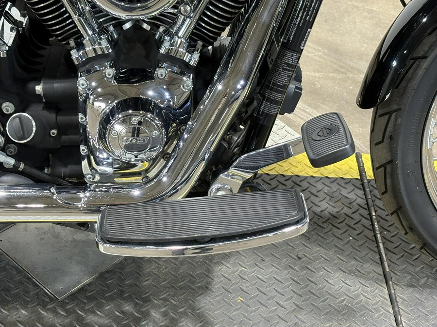 2014 Harley-Davidson Super Glide Custom Vivid Black