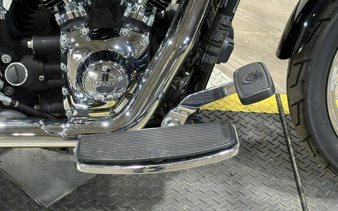 2014 Harley-Davidson® Super Glide® Custom Vivid Black