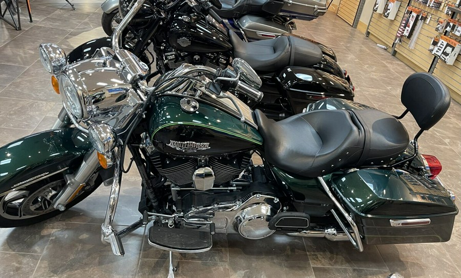 2015 Harley-Davidson Road King Two-Tone Deep Jade Pearl / Vivid Black