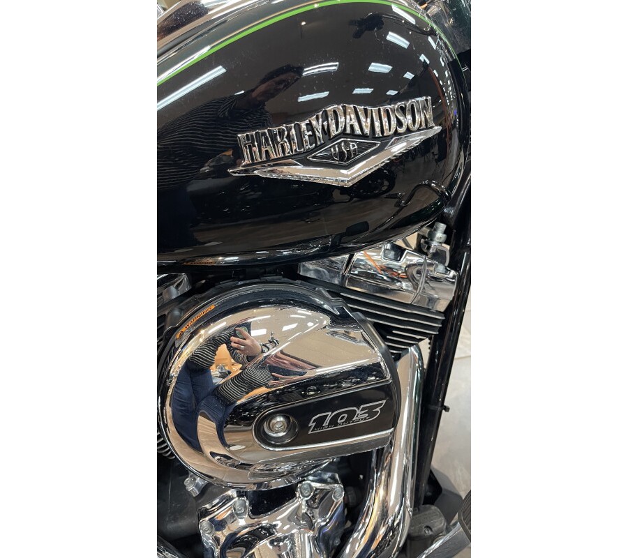 2015 Harley-Davidson Road King Two-Tone Deep Jade Pearl / Vivid Black