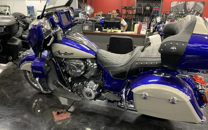 2024 Indian Motorcycle® Roadmaster® Spirit Blue Metallic/Silver Quartz Metallic