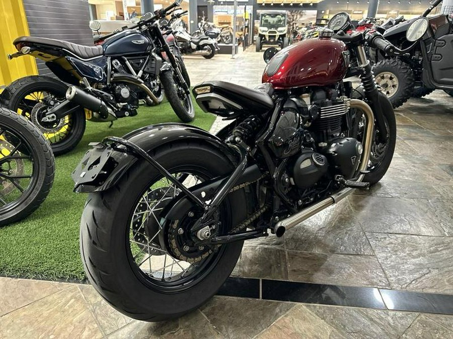 2022 Triumph Bonneville Bobber Cordovan Red