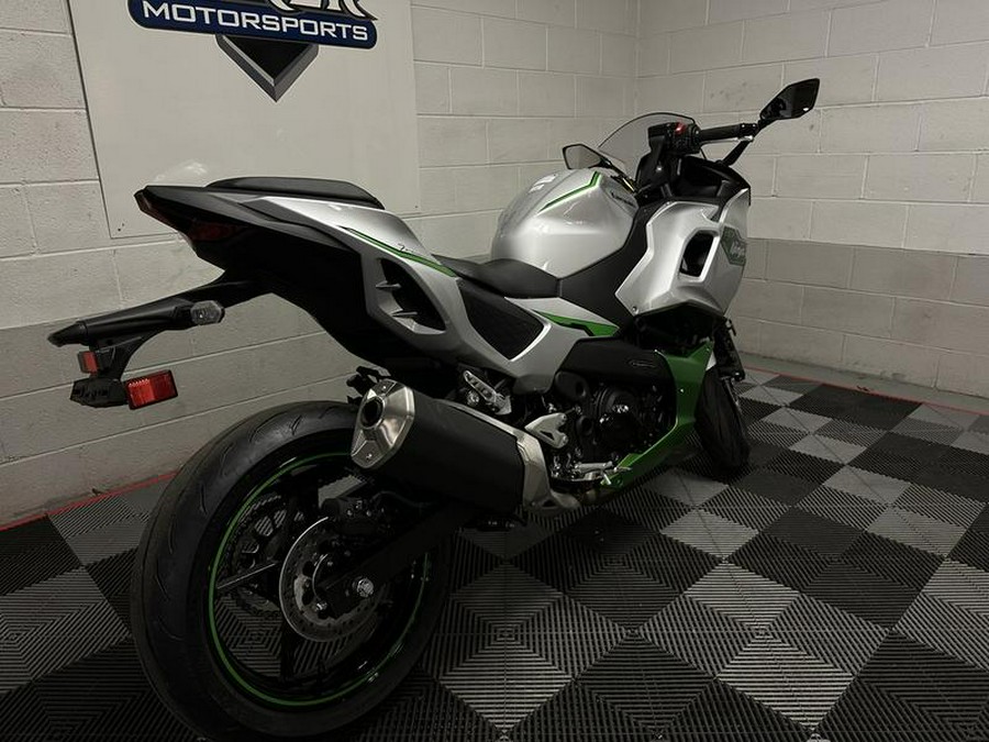 2024 Kawasaki Ninja® 7 Hybrid ABS