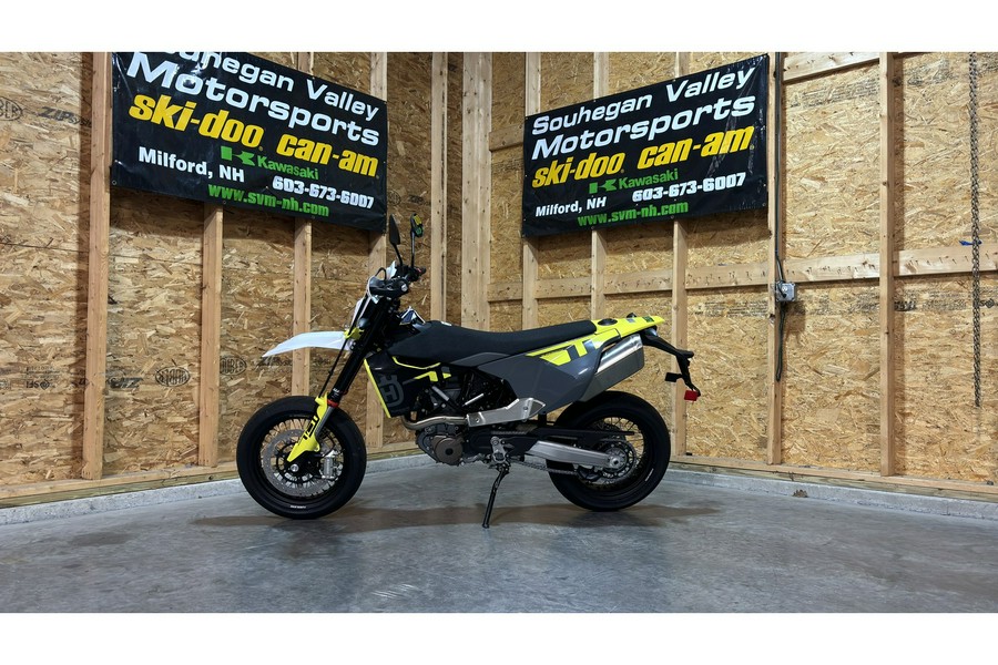 2024 Husqvarna 701 SUPERMOTO