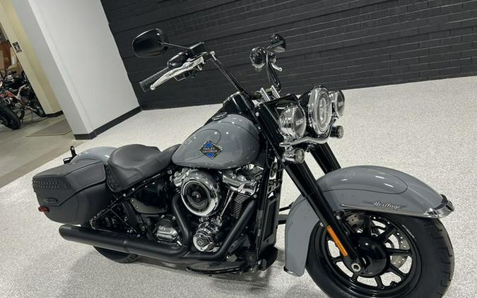 2026 Harley-Davidson Softail FLHC - Heritage Classic
