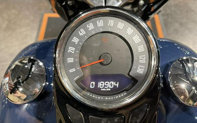 2019 Harley-Davidson® FLHCS - Heritage Classic 114