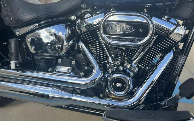 2022 Harley-Davidson® FLHCS - Heritage Classic 114