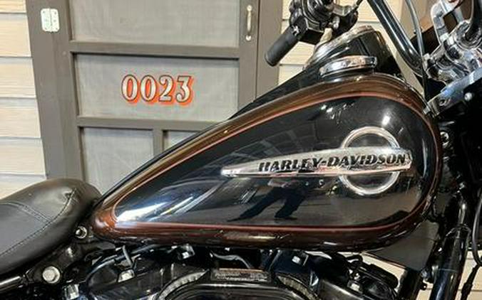 2019 Harley-Davidson® FLHCS - Heritage Classic 114