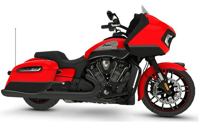 2023 Indian Motorcycle Challenger® Dark Horse®