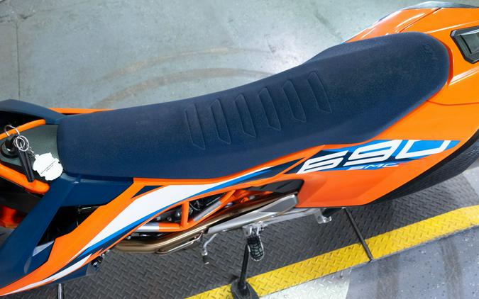 2024 KTM 690 SMC R