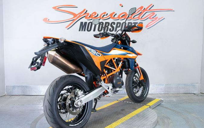 2024 KTM 690 SMC R