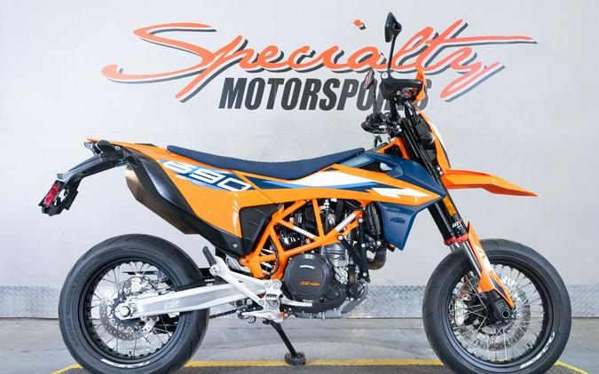 2024 KTM 690 SMC R