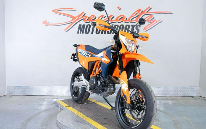 2024 KTM 690 SMC R