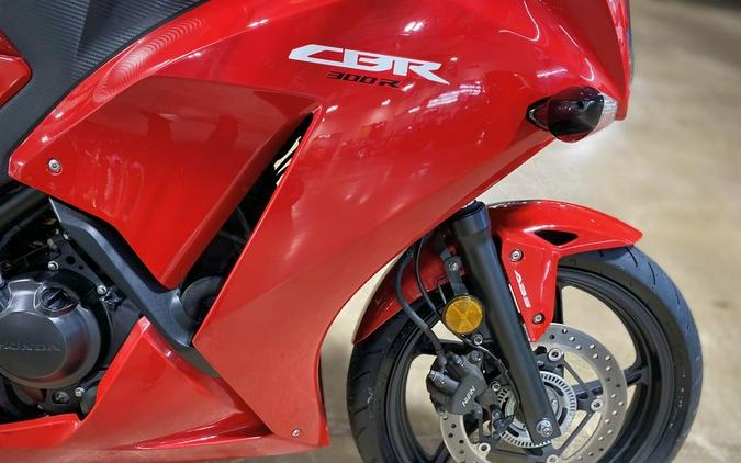 2015 Honda® CBR300R ABS