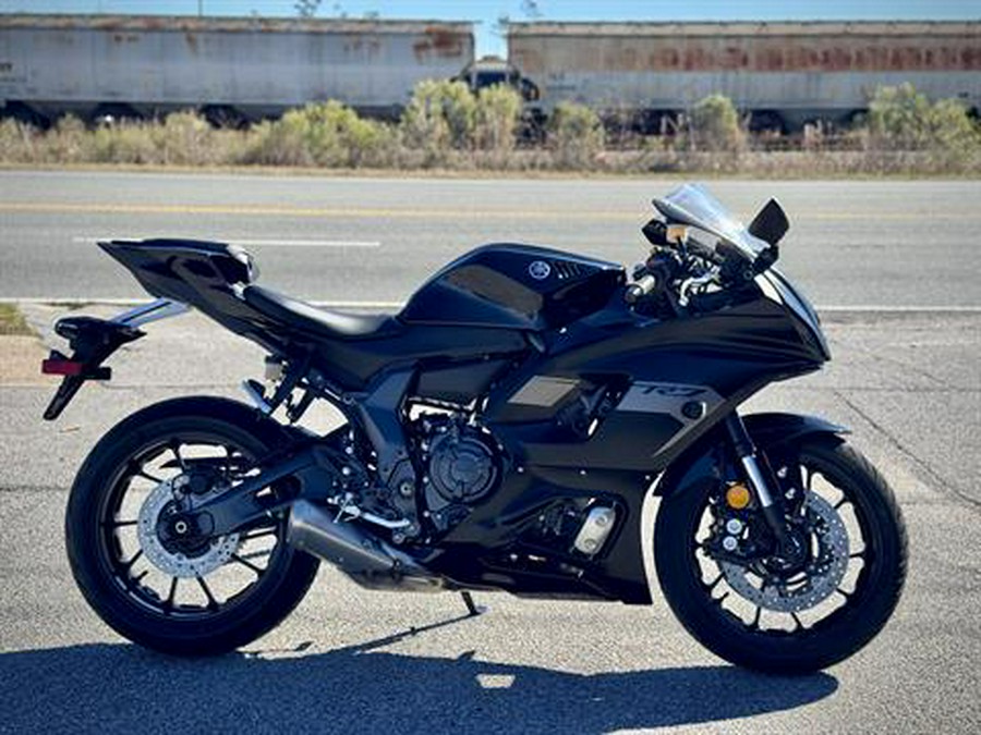 2025 Yamaha YZF-R7