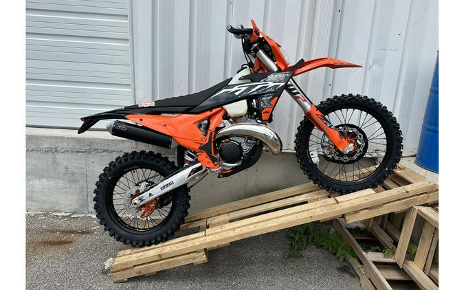 FIRST LOOK! KTM INTRODUCES 2024 KTM 300XC-W HARD-ENDURO MODEL